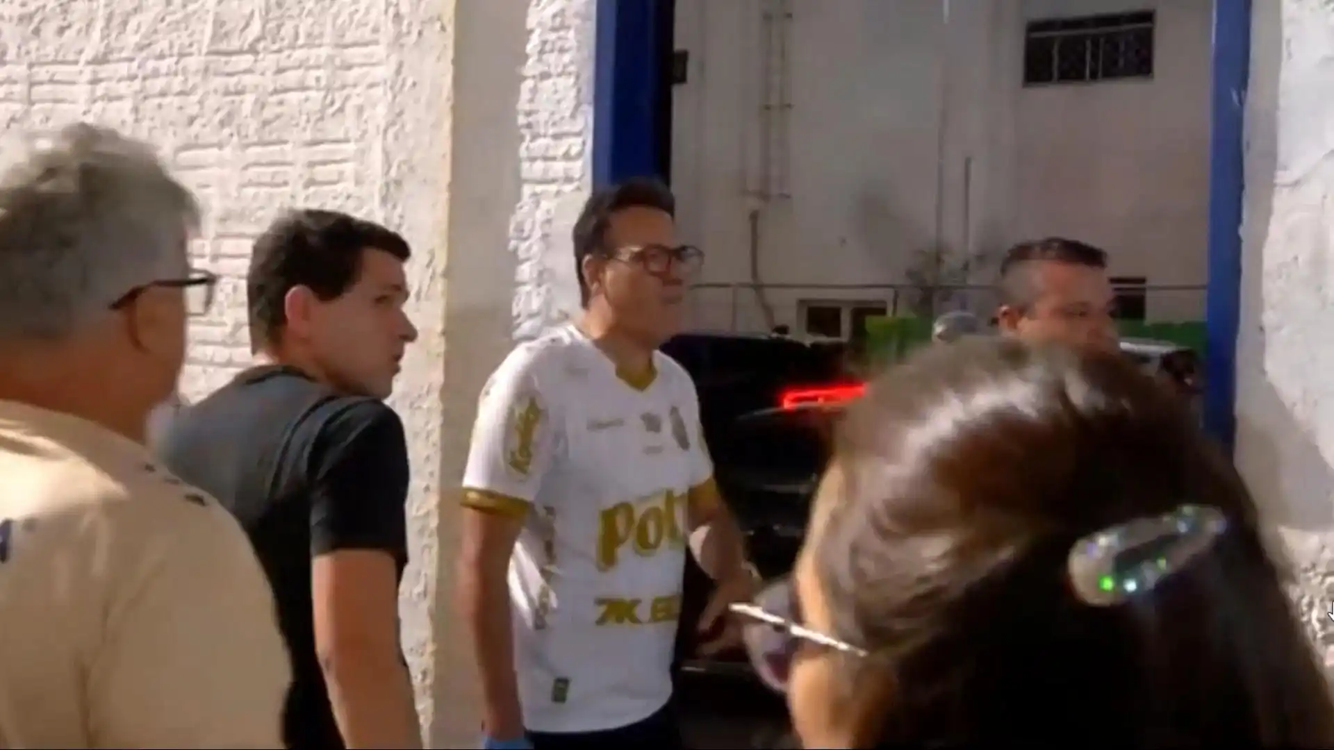 Vice-prefeito de Rio Preto, Fábio Marcondes, durante confusão no Maião, em Mirassol (Reprodução/TV Tem)