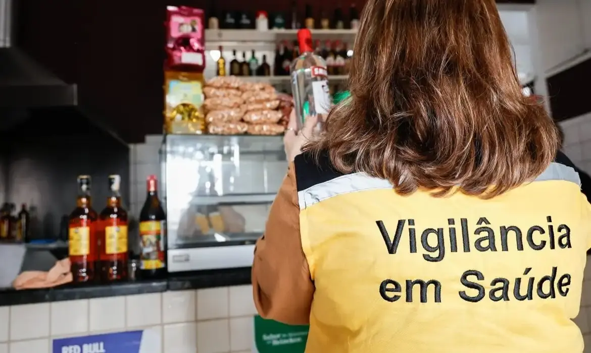 Brasil tem 209 casos suspeitos de intoxicação por metanol (Agência Brasil)