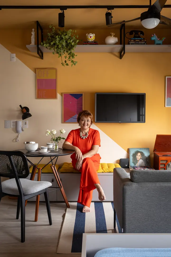Como paredes coloridas valorizam a decoração de interiores