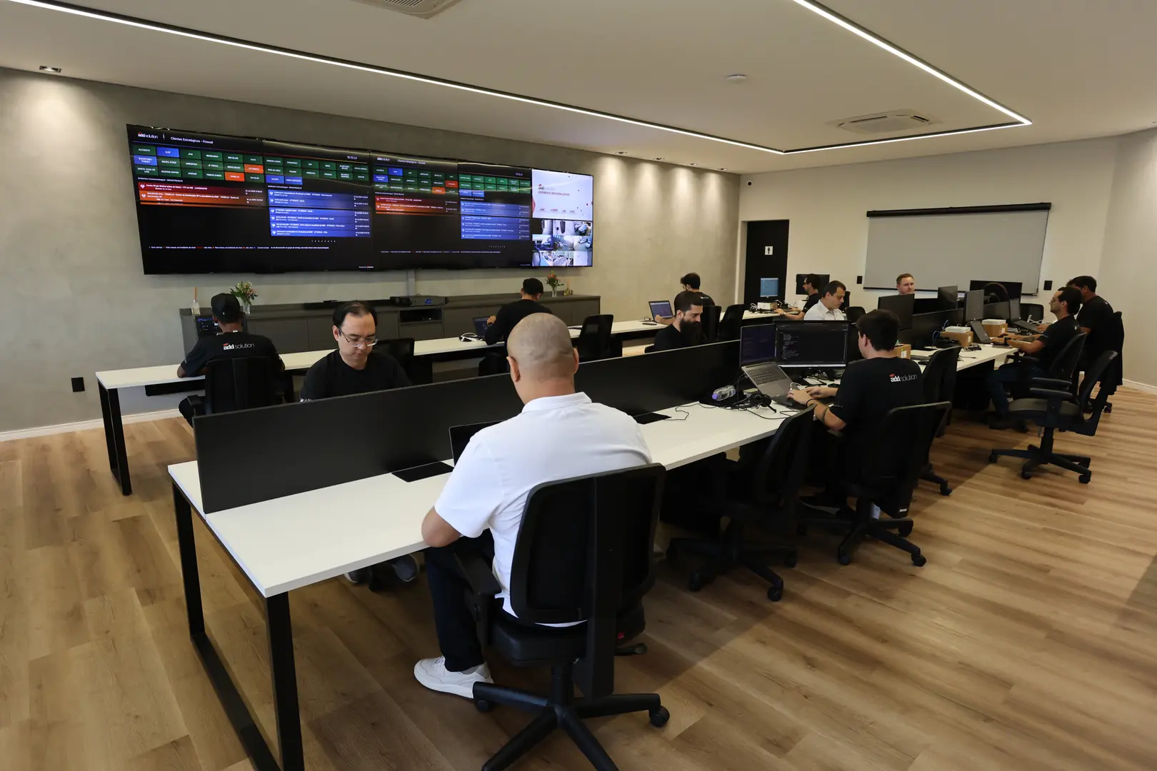Monitoramento, observabilidade e cibersegurança integrados para operações mais inteligentes (Edvaldo Santos)
