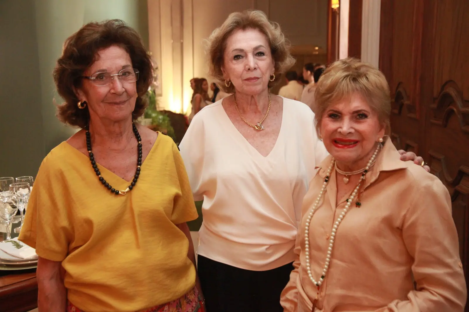 Carolina Oger Affonso está na Coluna Social de hoje