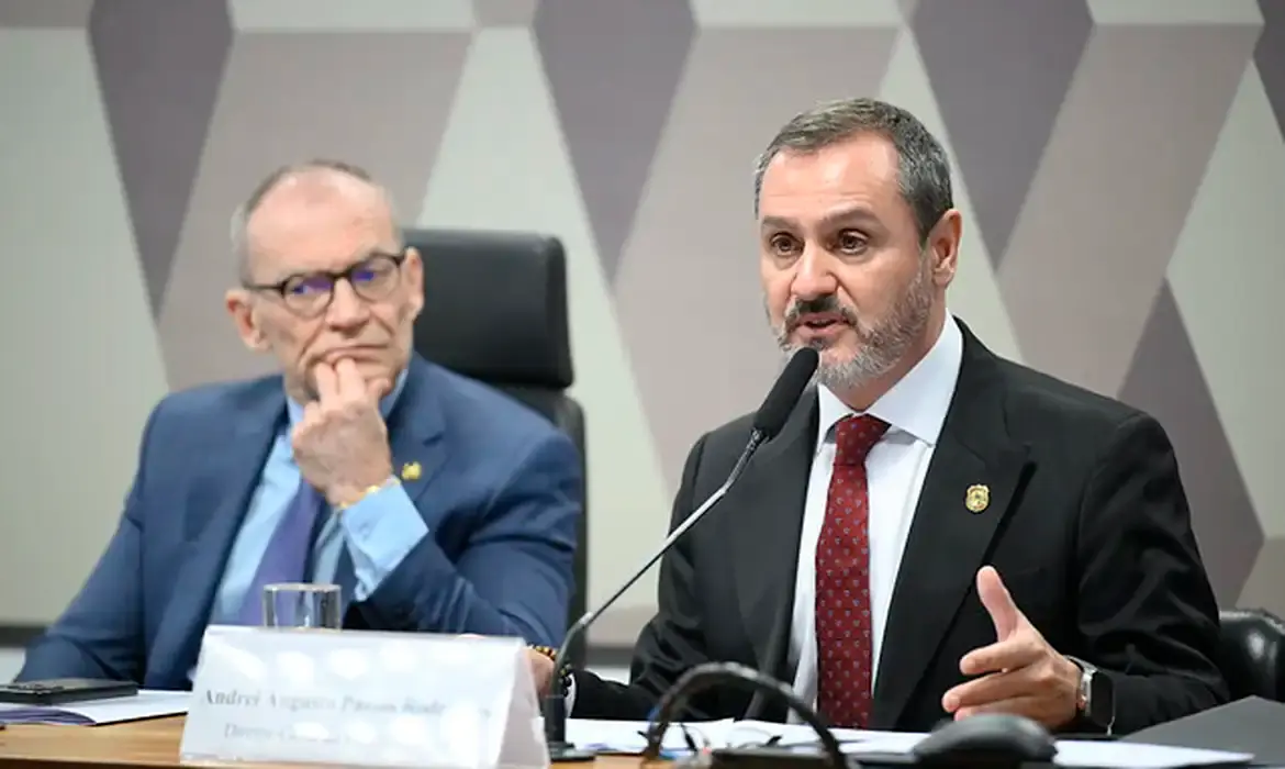 Fraudes financeiras podem chegar a R$ 12 bilhões, estima diretor da PF