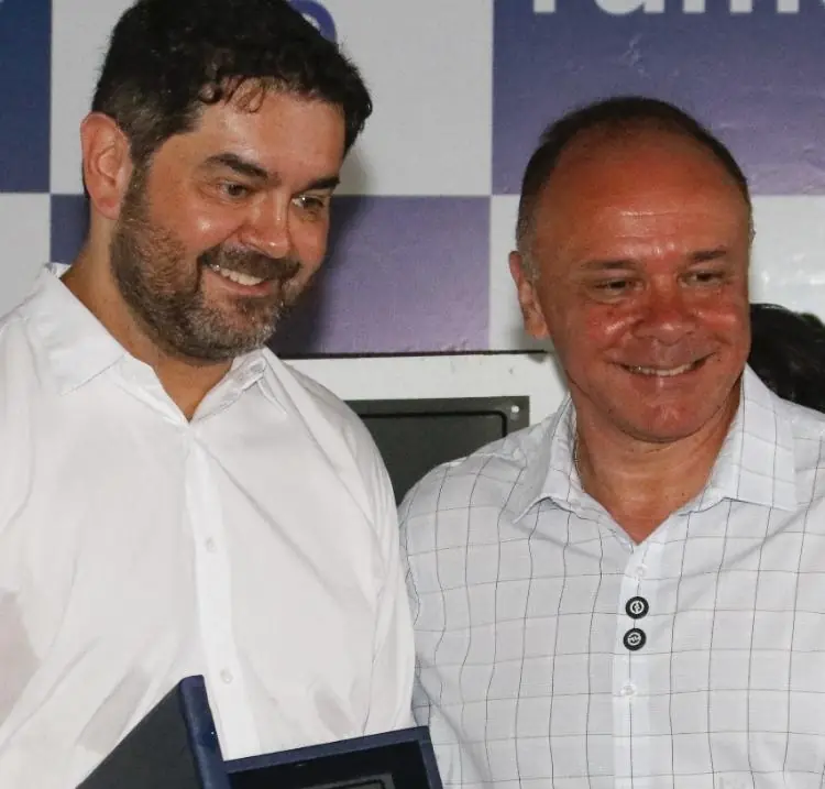 Coronel Fábio (à dir.) com o supersecretário Rodrigo Carmona (Divulgação/Prefeitura de Rio Preto)