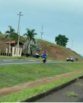 Motociclista é presa após dirigir por 15 km na contramão da Euclides da Cunha
