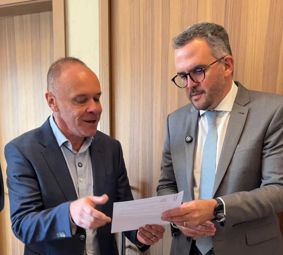 Thumbnail description