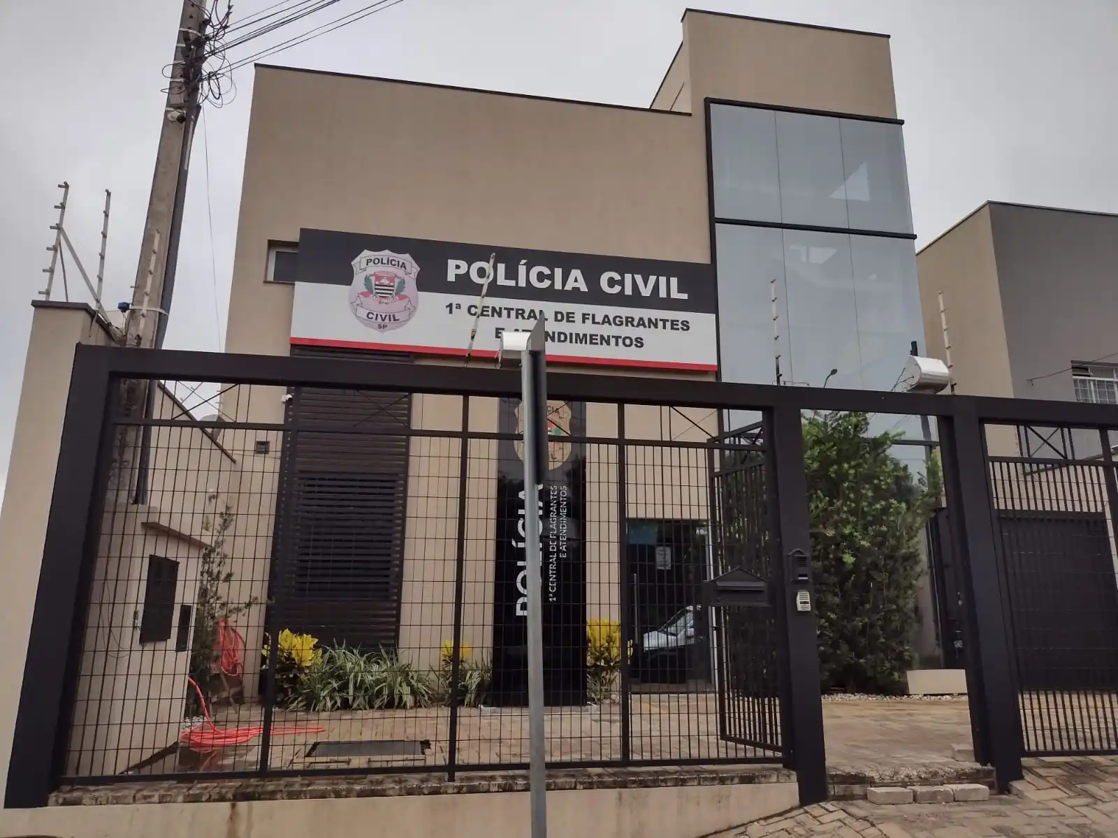 Thumbnail description