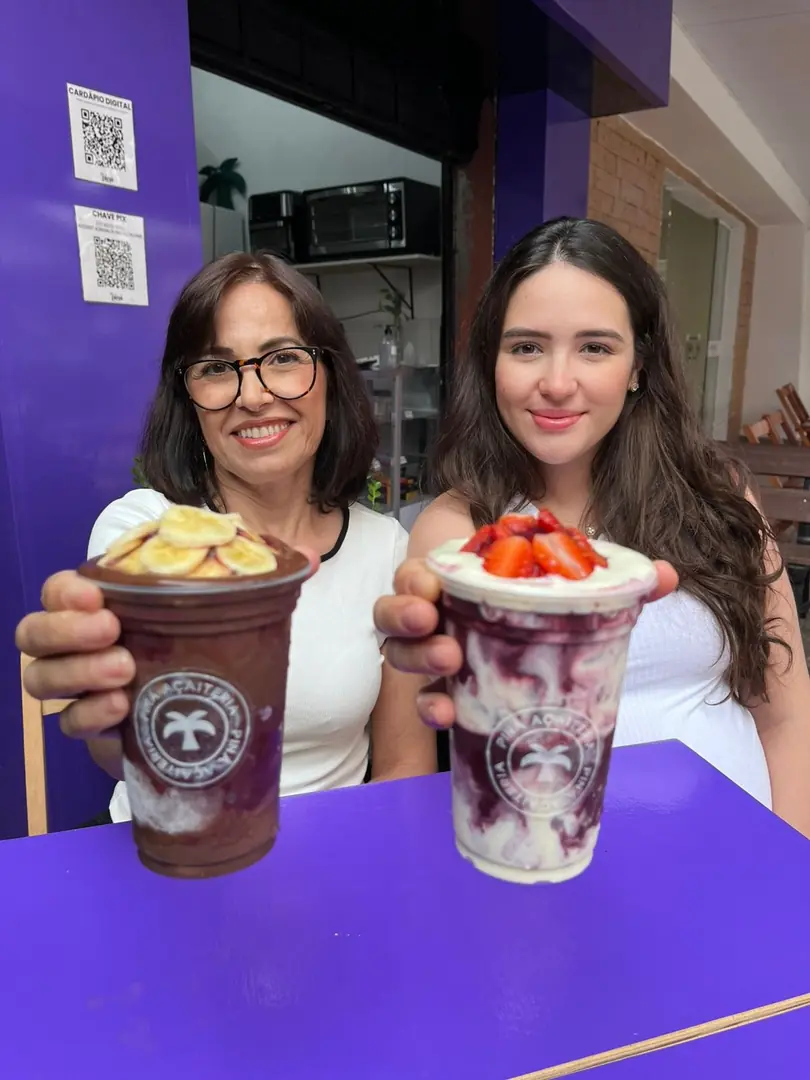 Adriana de Freitas Cruvinel e a filha Elisa começaram atendendo apenas no delivery e hoje têm espaço físico e duas colaboradoras para auxiliar nos neg (Divulgação)