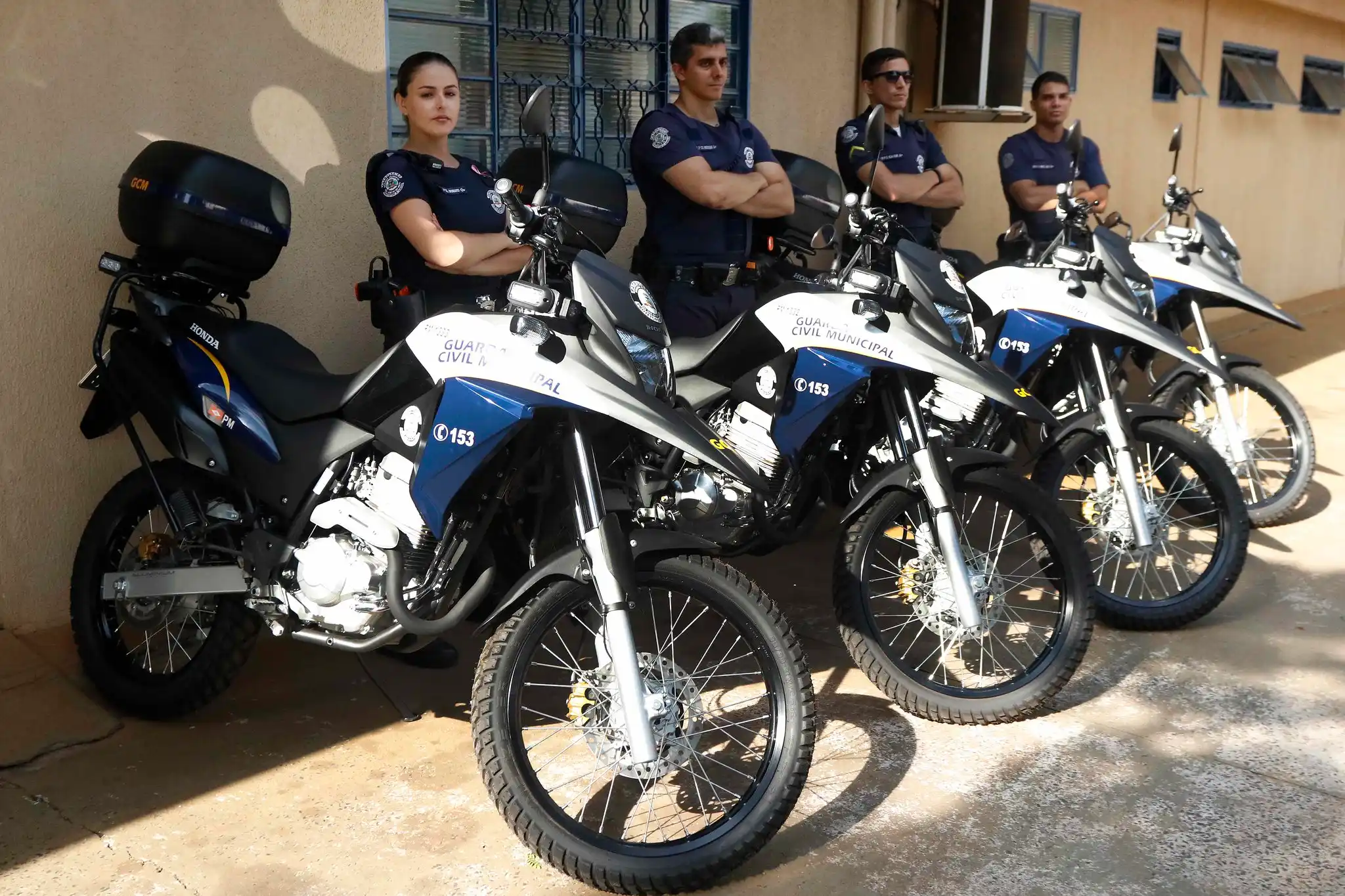 Guarda apreende dois menores com carro roubado após perseguição em Rio Preto