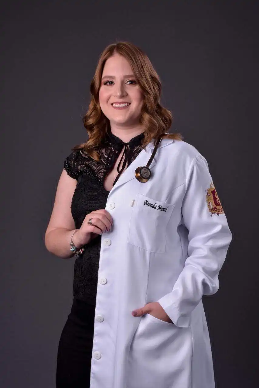 Dificuldades no parto da mãe inspiraram Brenda Mamed Jordão Cetrone, 25 anos, a cursar medicina: “é uma maneira de fazer para as pessoas o que fizeram por mim” (Arquivo Pessoal)