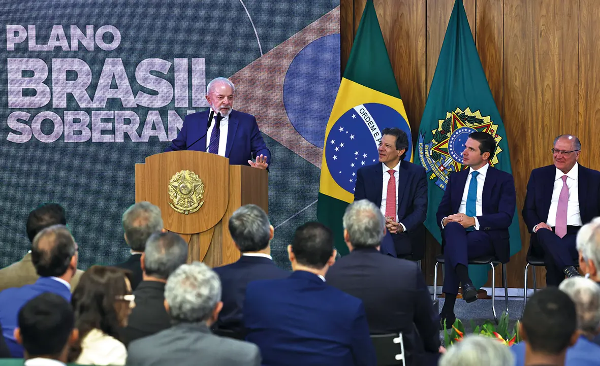 O presidente da República, Luiz Inácio Lula da Silva, discursa durante a assinatura da medida provisória (MP) Brasil Soberano, no Palácio do Planalto (CanalGov/Reprodução 13/8/2025)