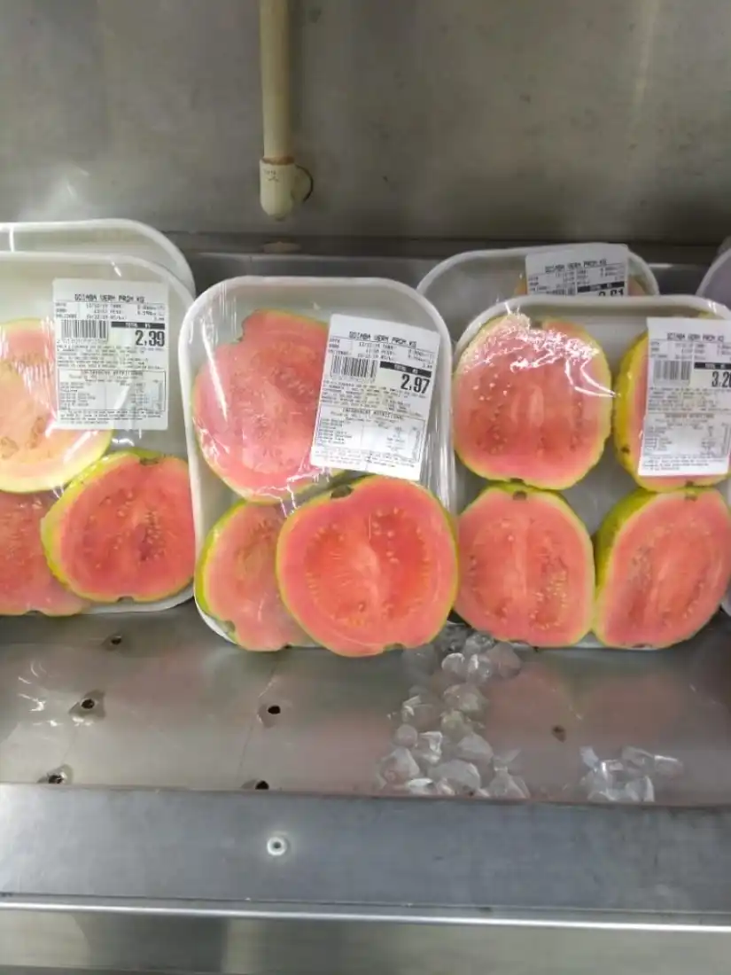 goiabas tailandesas comercializadas por Júlio (Divulgação)