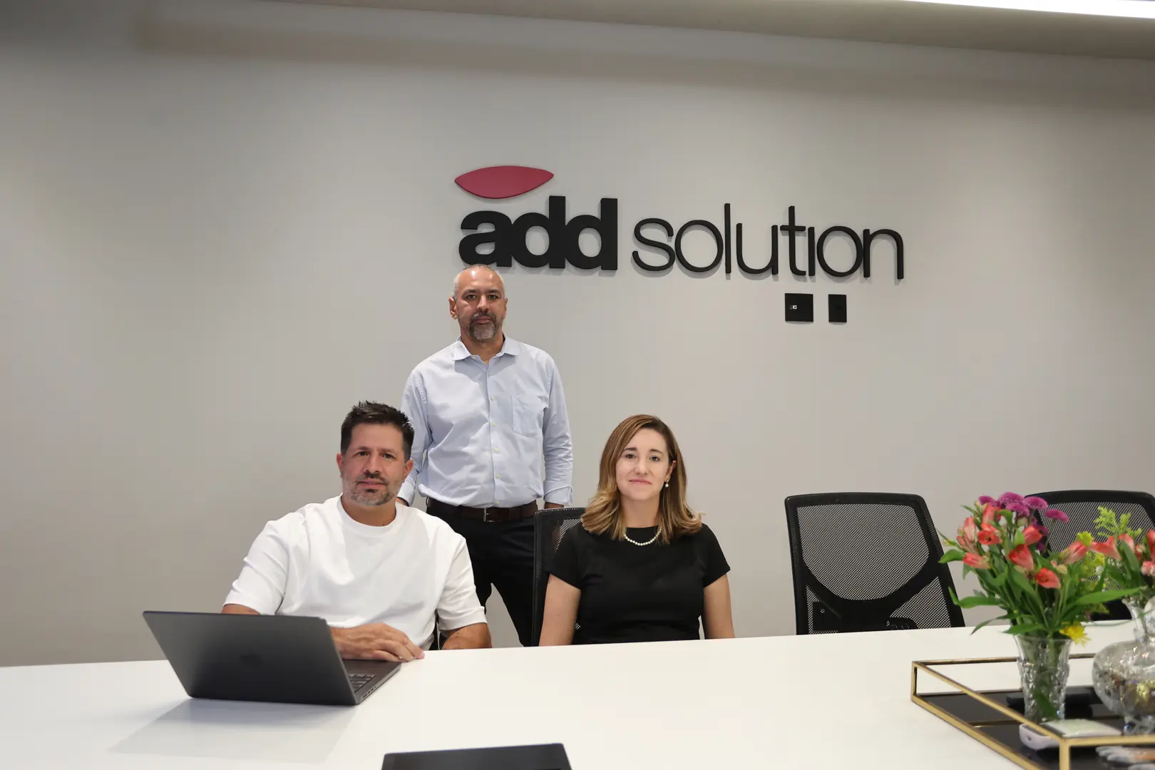 Elton Ferreira dos Santos, Éder Catão de Oliveira e Tatiane Patricia Davantel dos Santos, sócios-diretores da Add Solution (Edvaldo Santos)