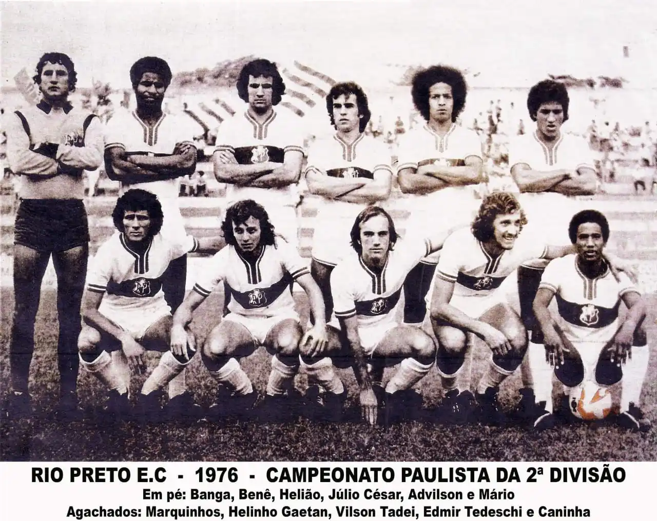 Edmir Tedeschi (2º agachado, da direita para a esquerda), em 1976, enquanto jogador do Campeonato Paulista da 2ª Divisão (Álbum de Família)