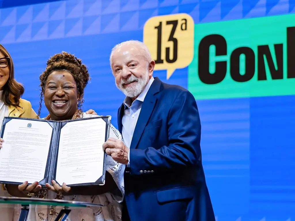 Lula diz que ricos irão compensar IR