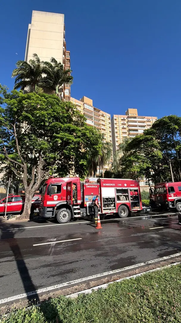 Apartamento pega fogo em Rio Preto