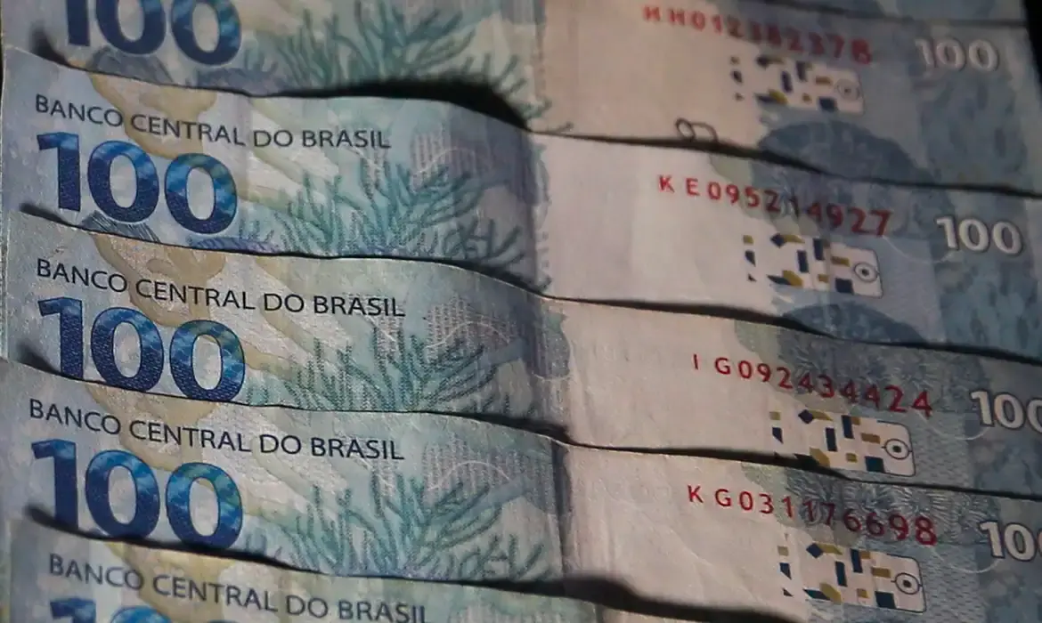 Brasileiros têm R$ 10,4 bilhões em valores esquecidos para resgatar (Agência Brasil)