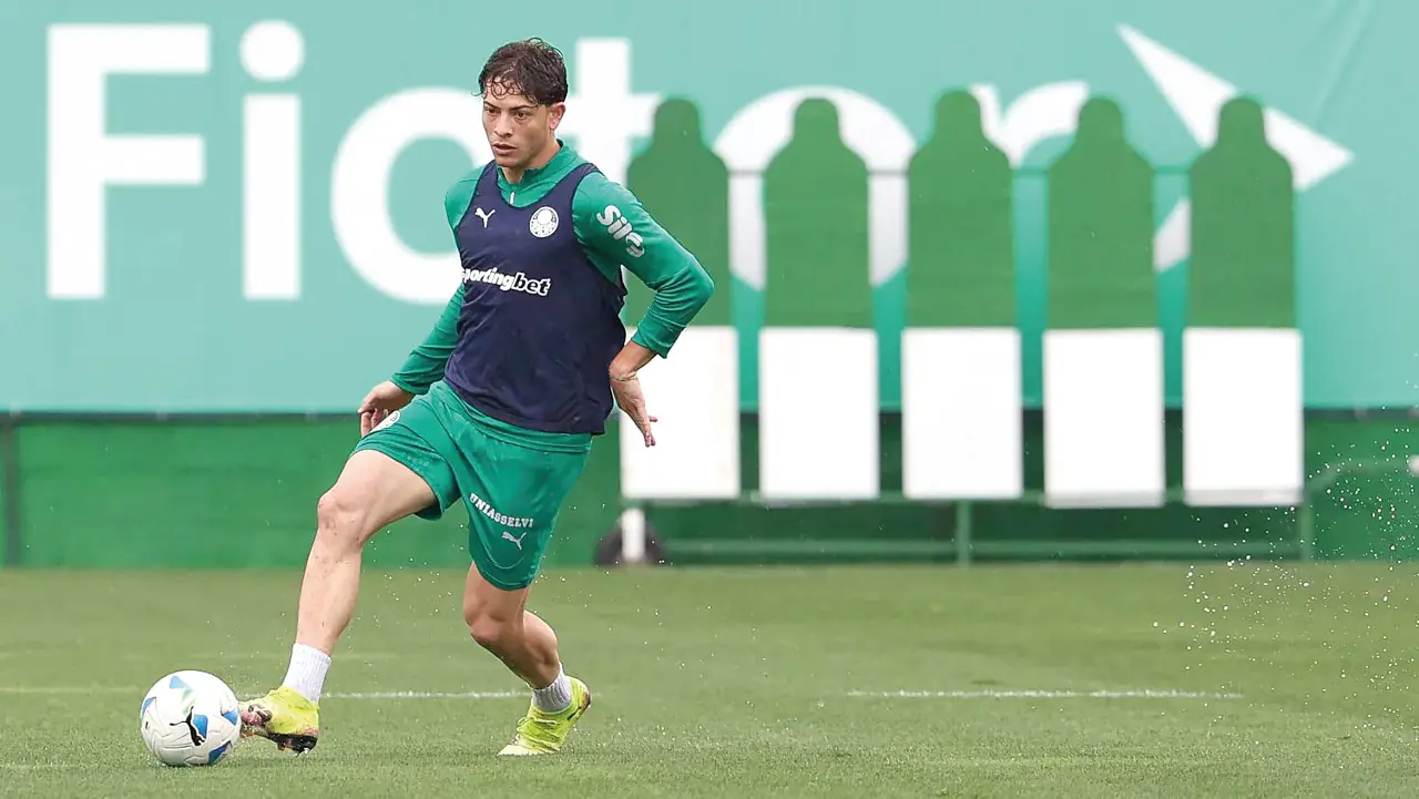 Agustín Giay será o titular em caso de ausência de Khellven (César Greco/SE Palmeiras)