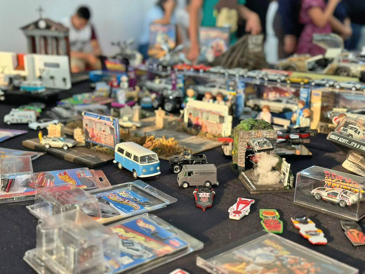 Morador de Mirassol tem coleção de itens do clássico 'De volta para o futuro'