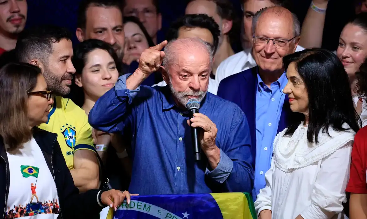 Líderes do Congresso parabenizam Lula e pedem pacificação