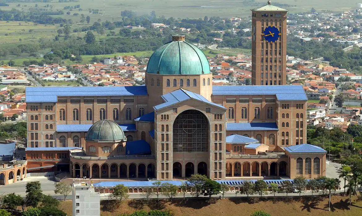 Dom Mário pede 'paz desarmada' e critica ódio em missa em Aparecida