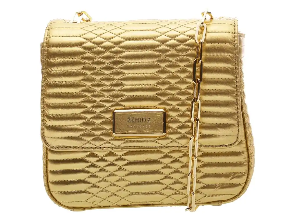  Bolsa metalizada, da Schutz. rPreço sob consultar schutz.com.br (Fotos: Divulgação)