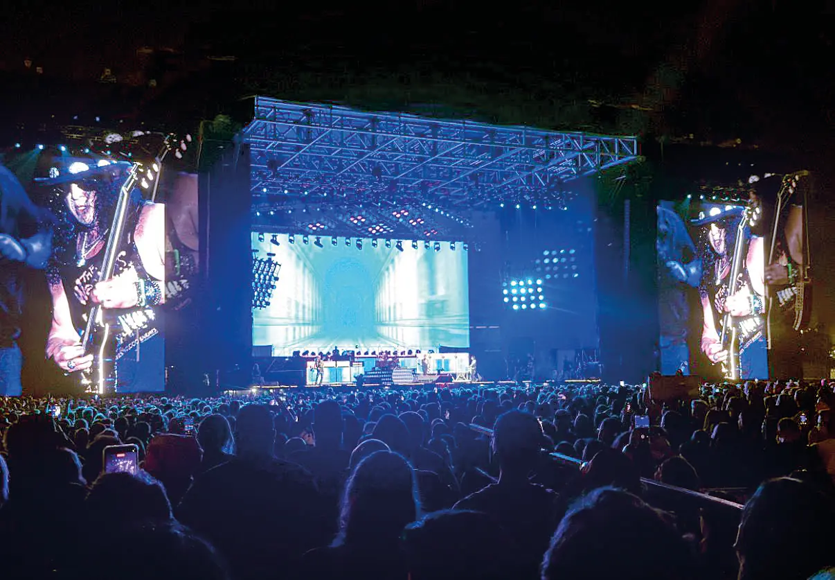 Show teve momentos marcantes, como solo de guitarra de Slash (Divulgação)
