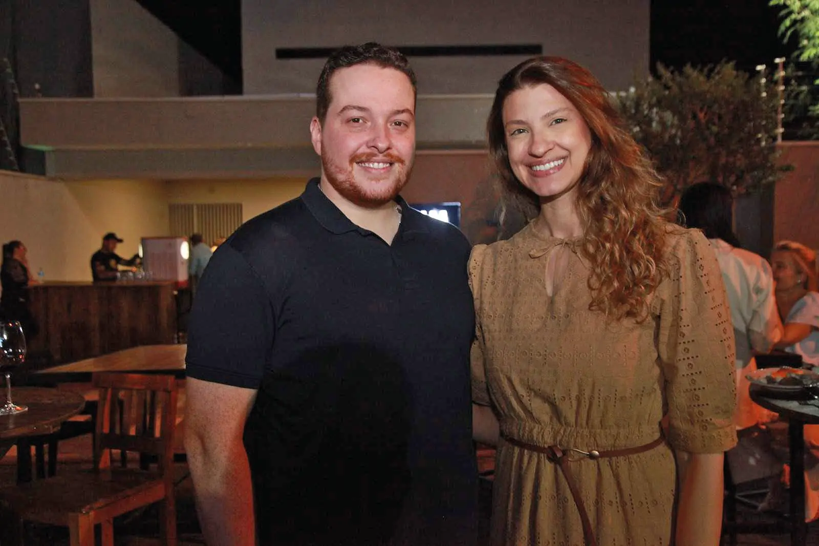 Karina e Wellington de Carvalho Zacharias, em coquetel na Casa de Acolhimento que leva o nome do irmão dele, Thales Carvalho Zacharias (Arnaldo Mussi)