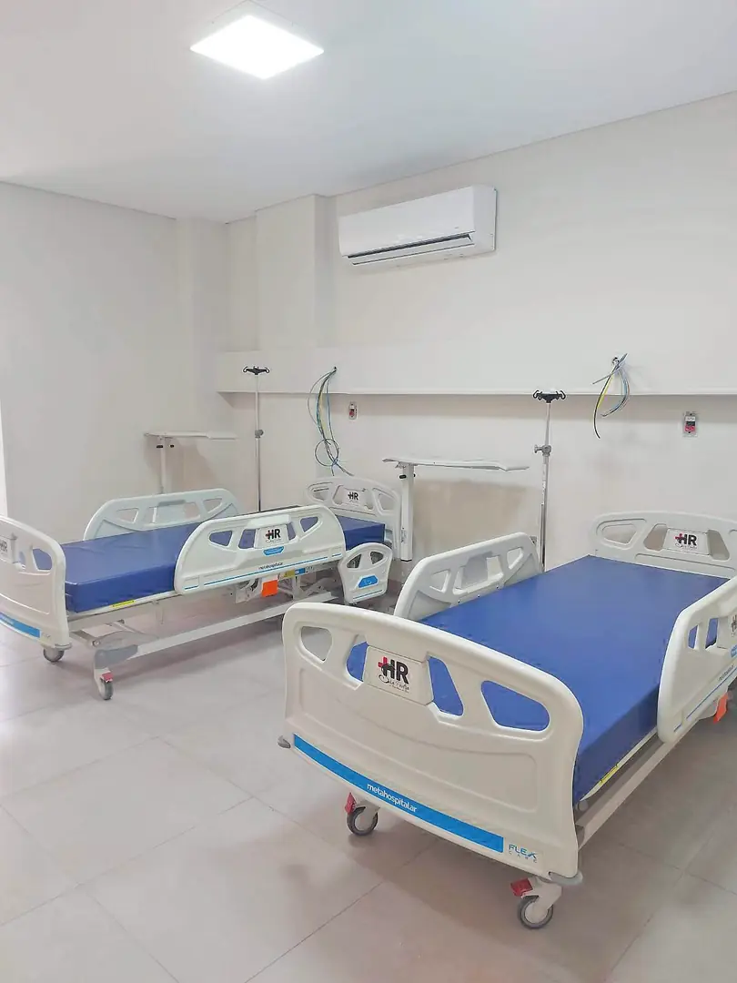 Um dos quartos do novo hospital (Divulgação)