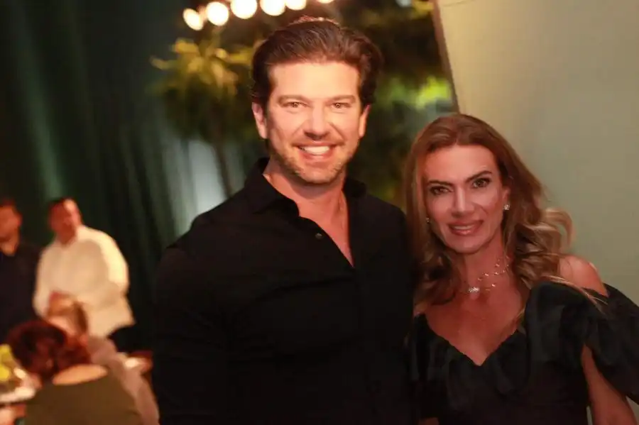 Jorge Seba Filho e a mulher, Carol Degani Seba, em festa no Terraço Amicci (Arnaldo Mussi)
