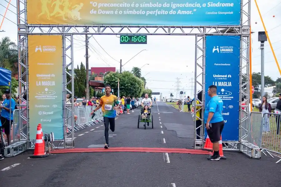 Corridas de rua têm alcançado um público cada vez maior na cidade (Divulgação)
