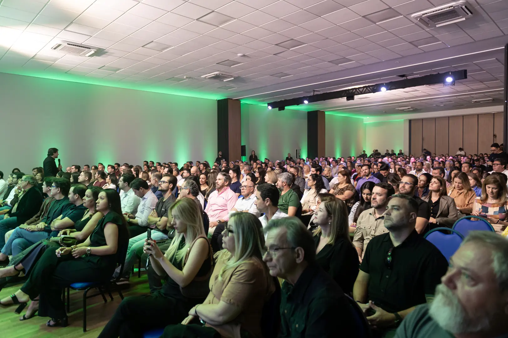 Masterclass reuniu 400 pessoas no Auditório da Acirp (Xavier Netto/Divulgação)