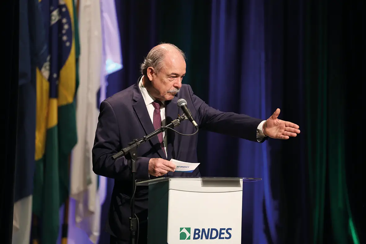 O presidente do BNDES, Aloizio Mercadante, durante seminário no Rio (Tomaz Silva/Agência Brasil)