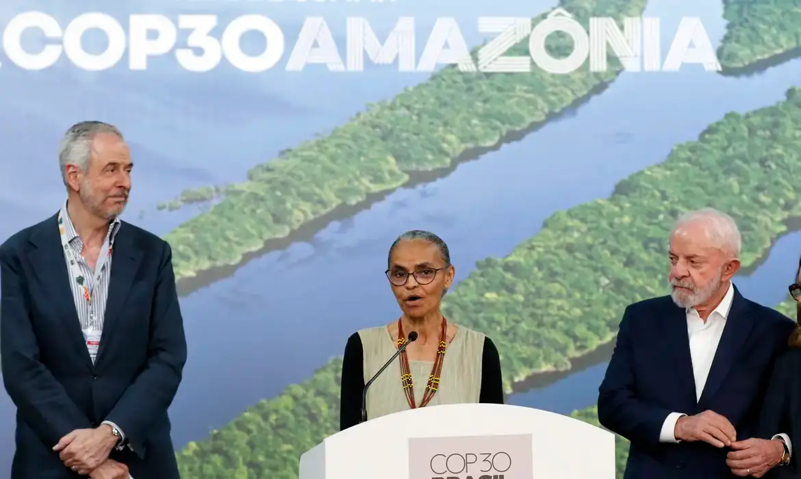 Alemanha dará 1 bilhão de euros para florestas tropicais, diz Marina