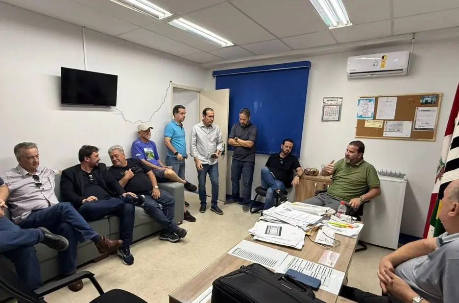 Representante de condomínios em reunião na sexta (Marco Antonio dos Santos 19/9/2025)