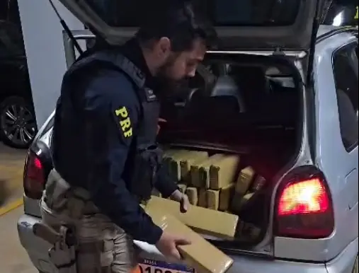 Apreensão de maconha pela PRF (Divulgação/PRF)