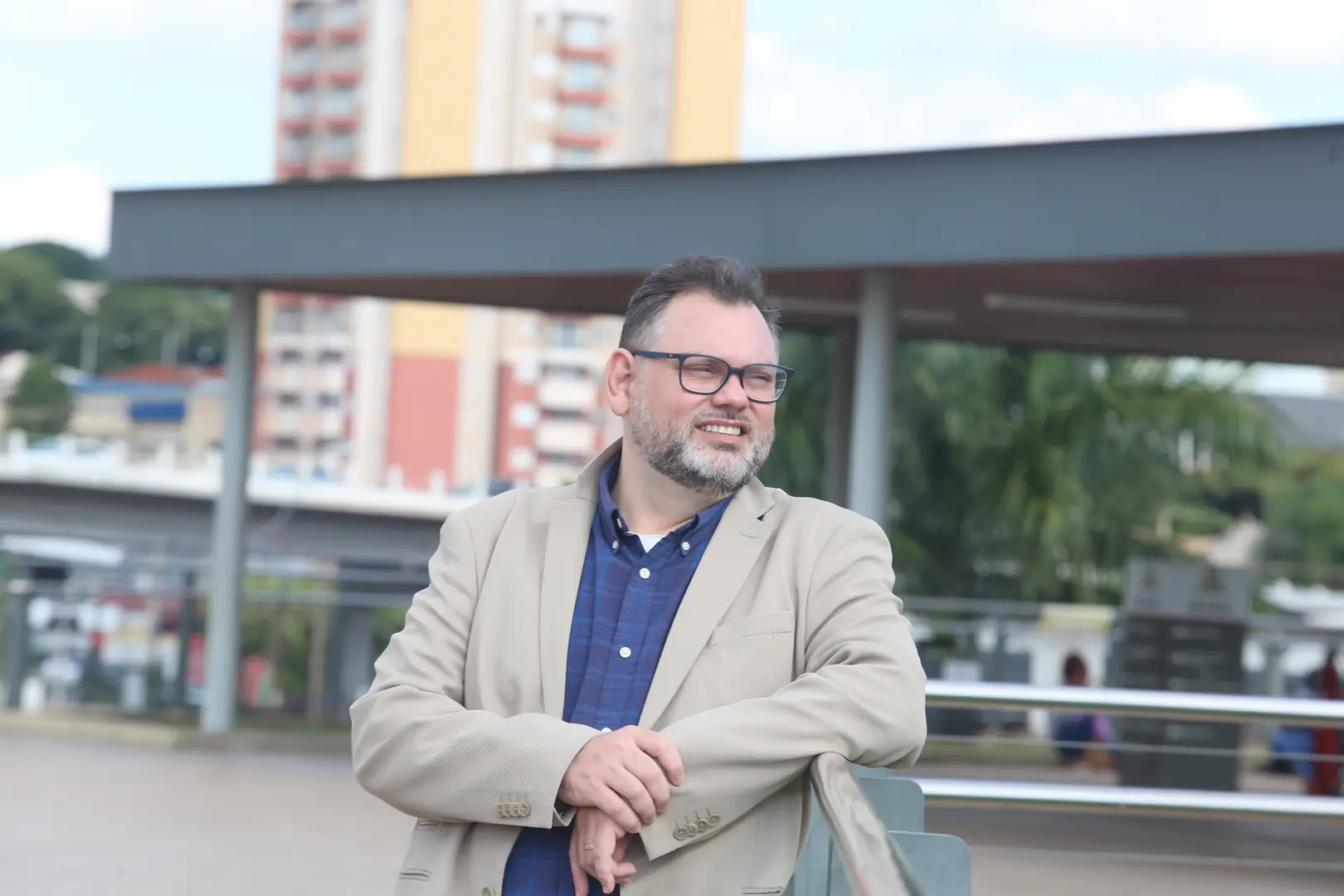 Thumbnail description