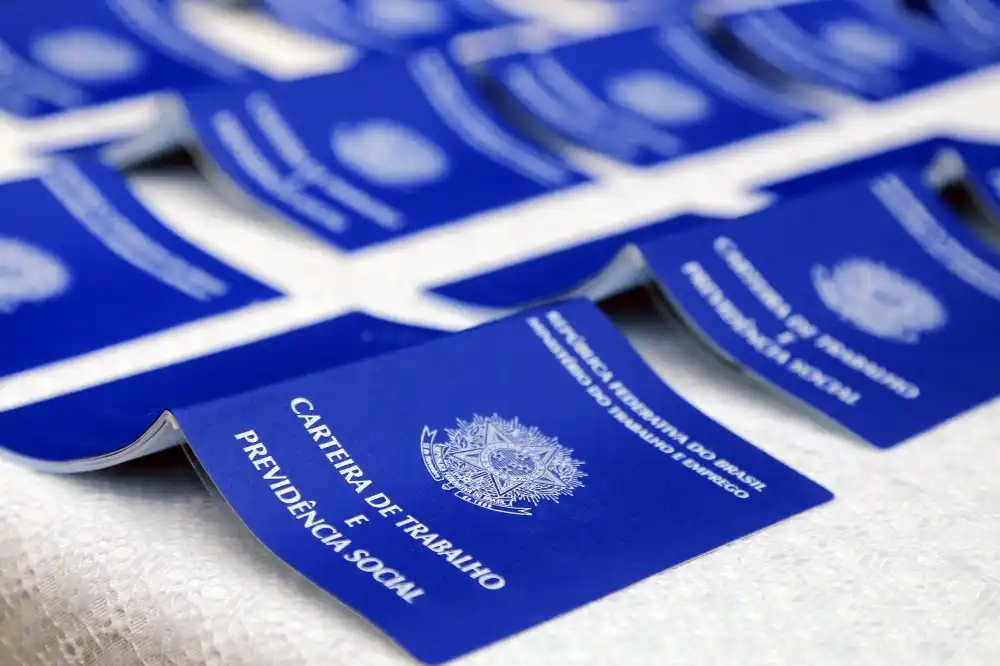 Confira as oportunidades de emprego nos Classificados do Diário e no Balcão de Empregos da Prefeitura (Divulgação)