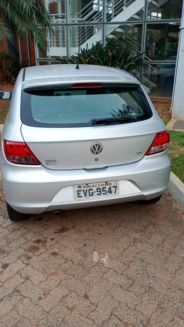 Criminoso furta veículo guardado dentro da garagem em Rio Preto